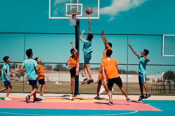 Hoe kan je thuis effectief spieren opbouwen zonder apparatuur?